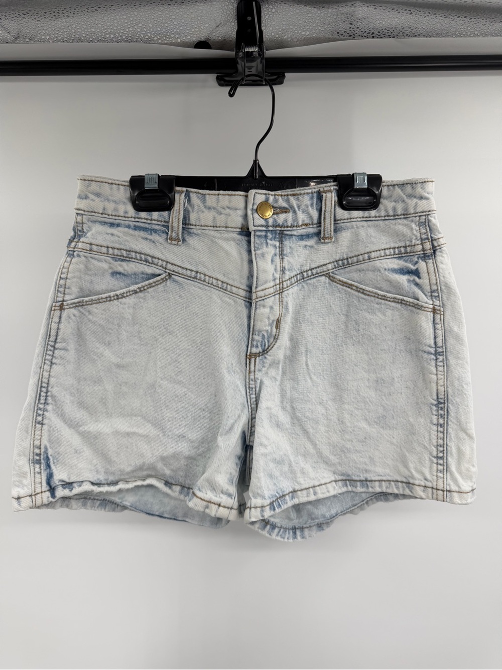 Universal Thread Light Wash Jean Shorts Size 4/27